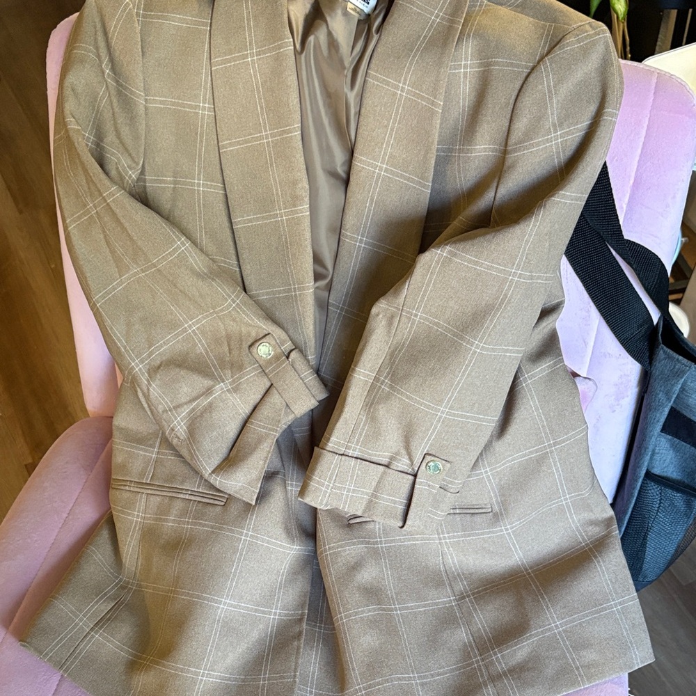 Anne Klein Beige Checkered Blazer